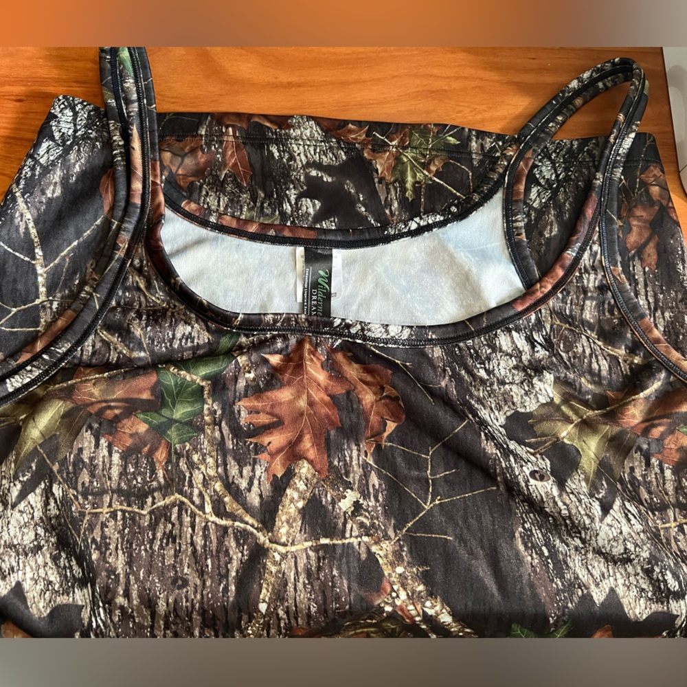 Camo tank